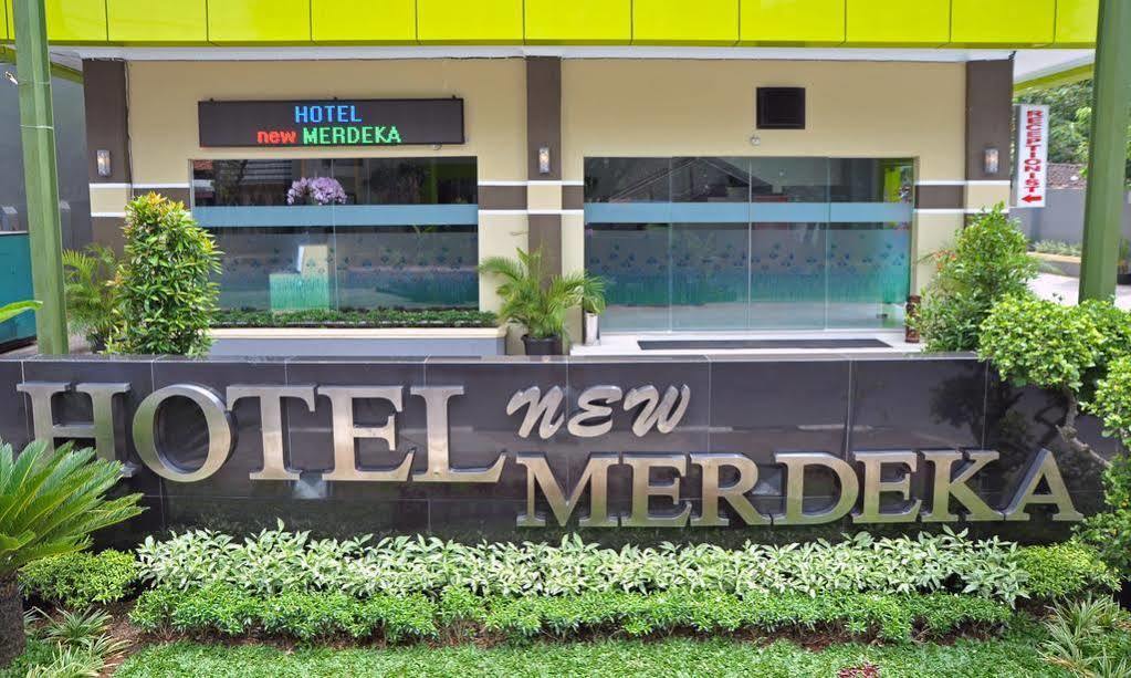 Hotel New Merdeka Pati Экстерьер фото
